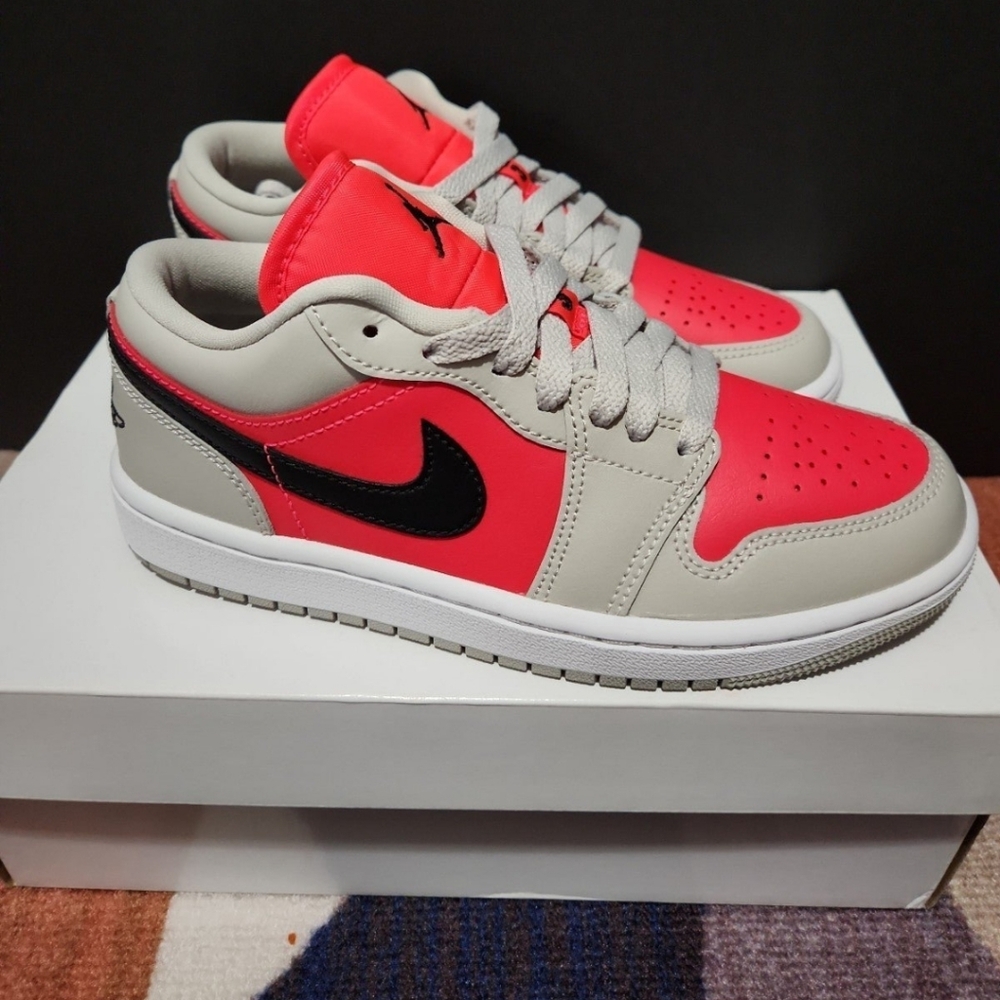Womens jordan 1 low, iron ore